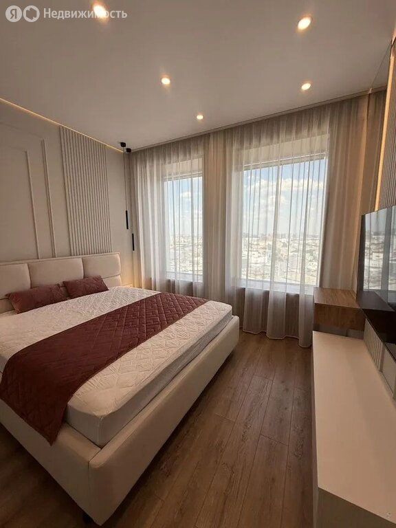 m. ZIL: Apartment, 2-rooms