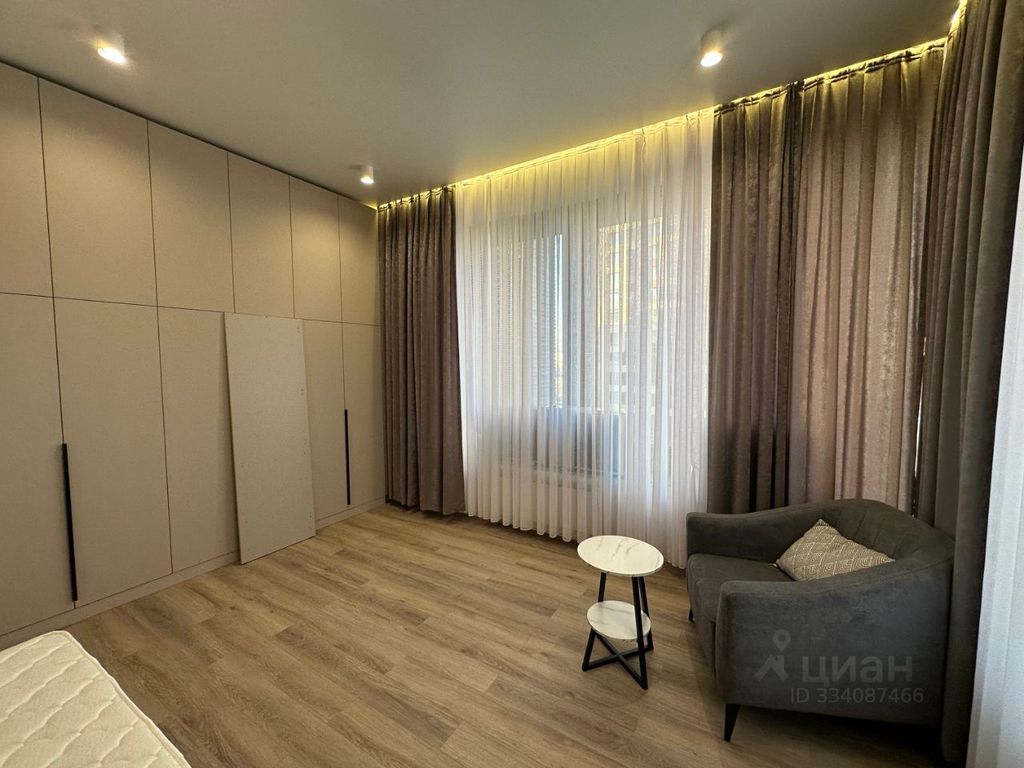 m. Aminyevskaya: Apartment, 3-rooms