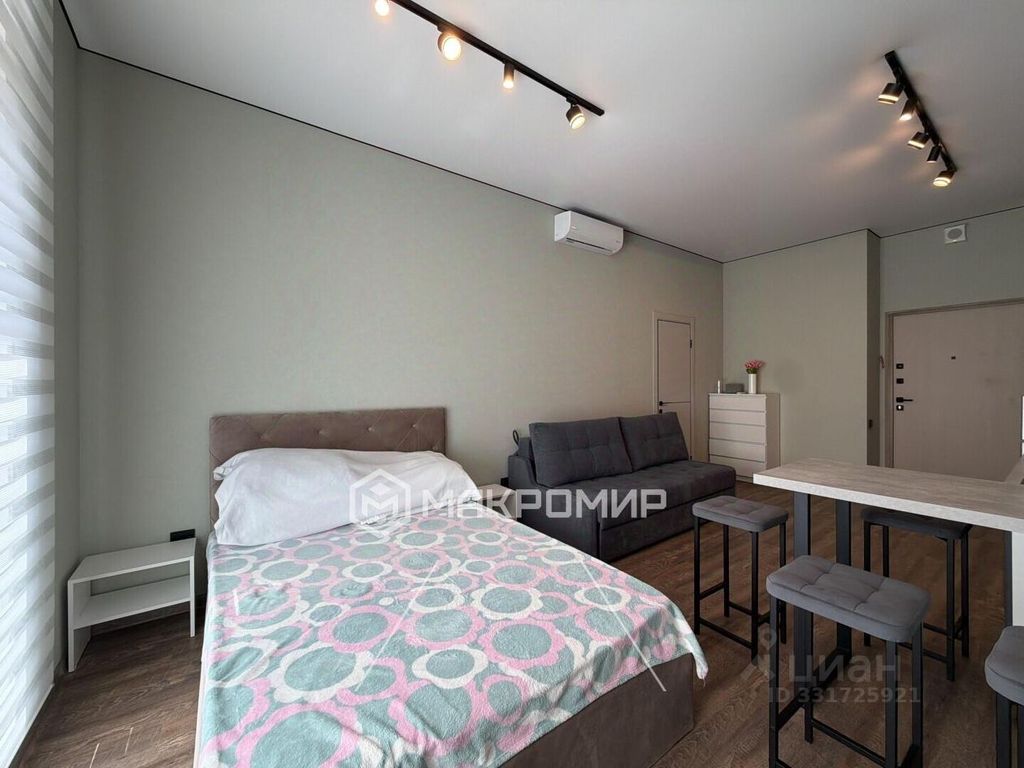 m. ZIL: Apartment, studio