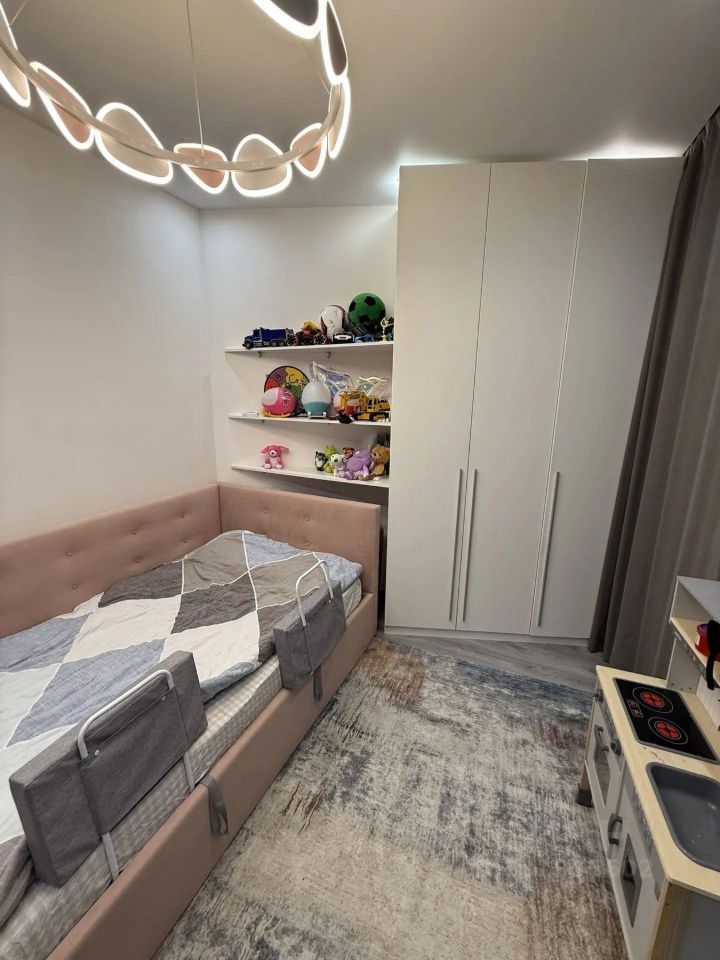 m. Novoperedelkino: Apartment, 2-rooms