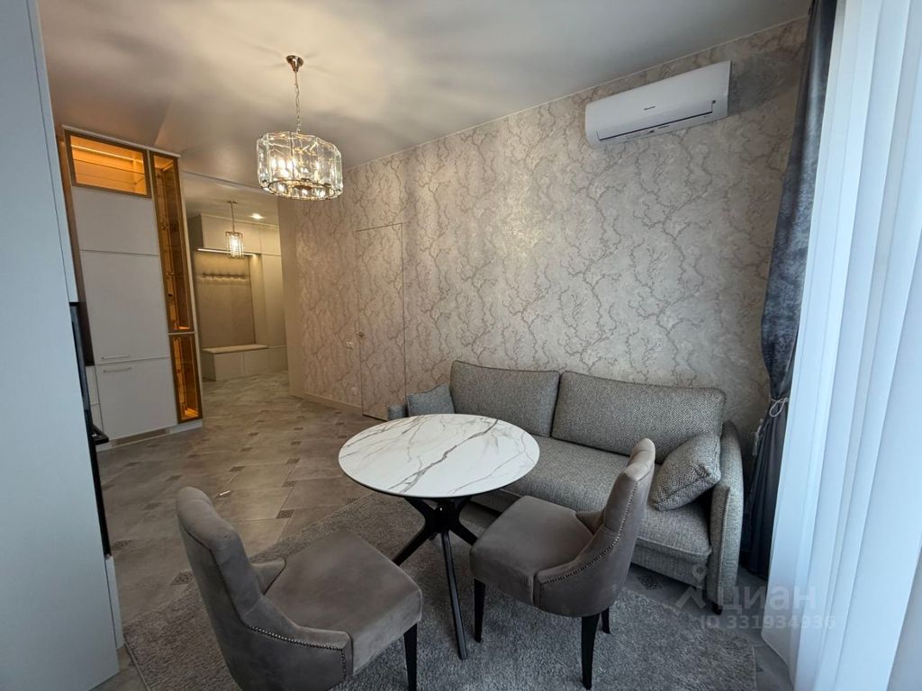 m. ZIL: Apartment, 2-rooms