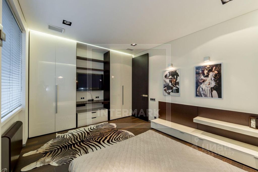 m. Tsvetnoy bulvar: Apartment, 3-rooms