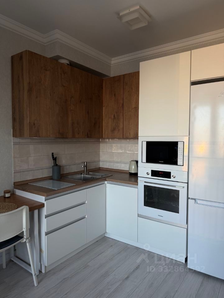 m. ZIL: Apartment, 1-rooms
