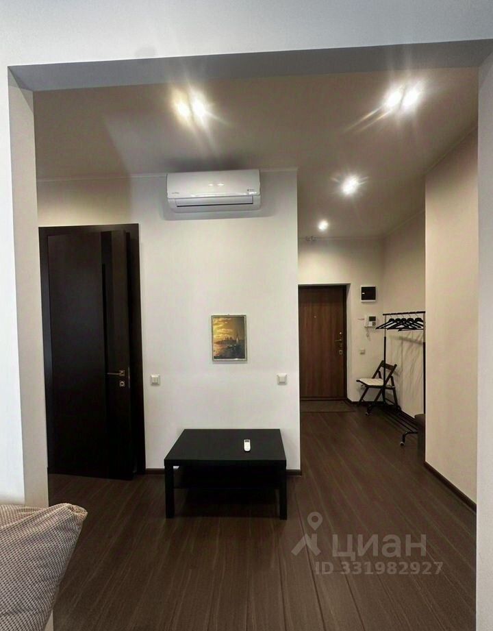 m. Shabolovskaya: Apartment, 2-rooms