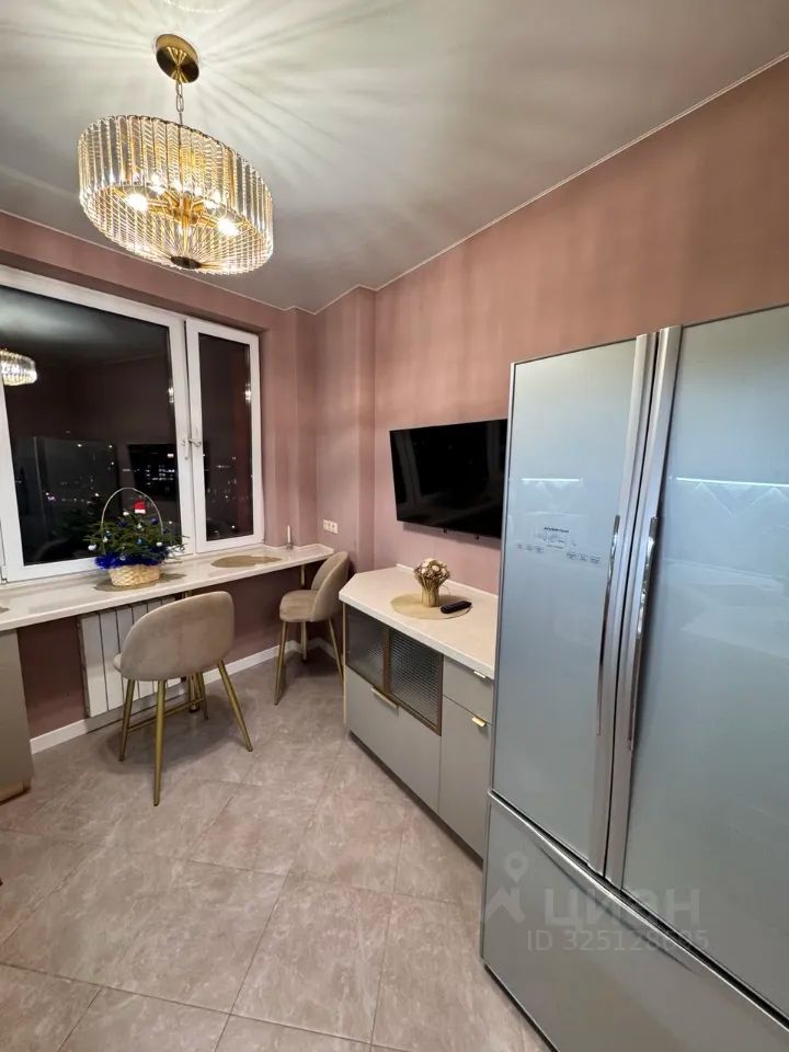 m. ZIL: Apartment, 2-rooms
