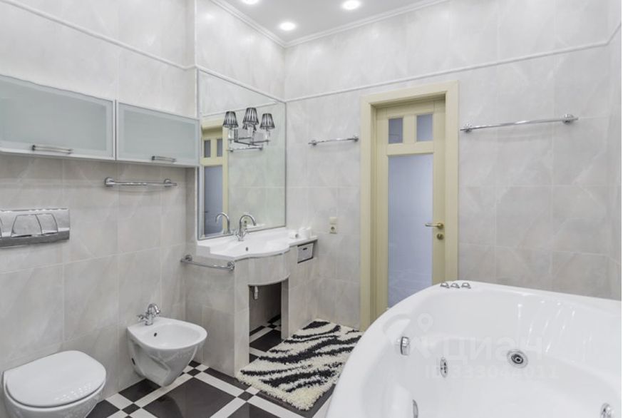 m. Mayakovskaya: Apartment, 4-rooms