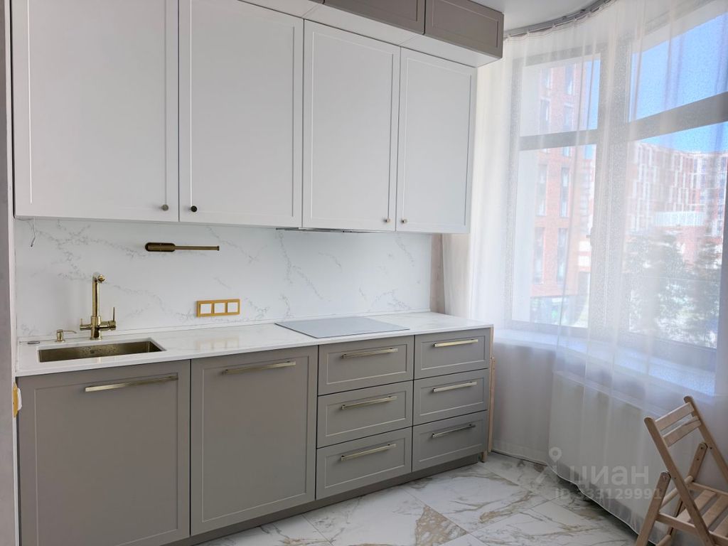 m. ZIL: Apartment, 2-rooms