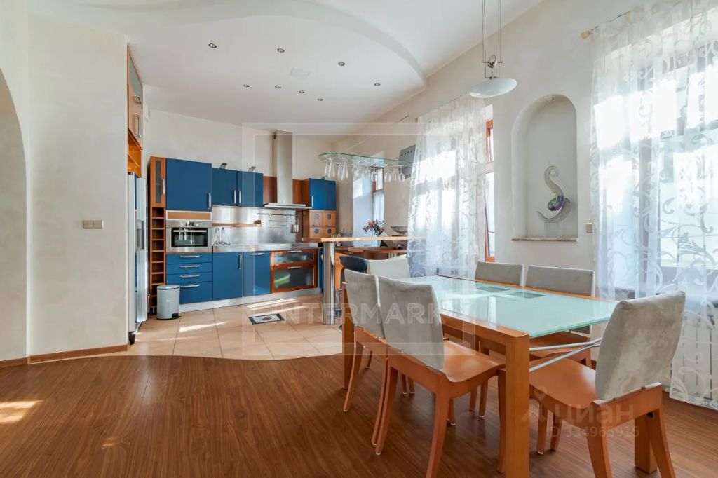 m. Trubnaya: Apartment, 3-rooms
