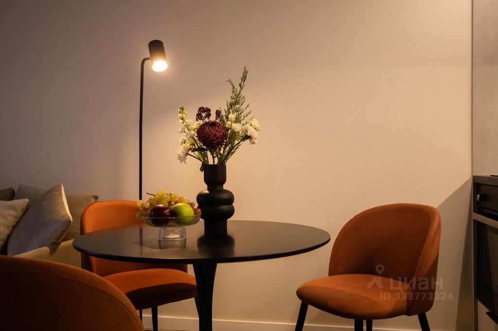 m. ZIL: Apartment, 2-rooms