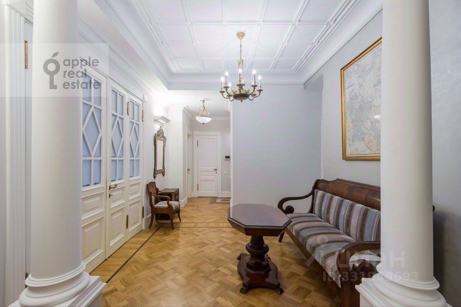 m. Kropotkinskaya: Apartment, 4-rooms
