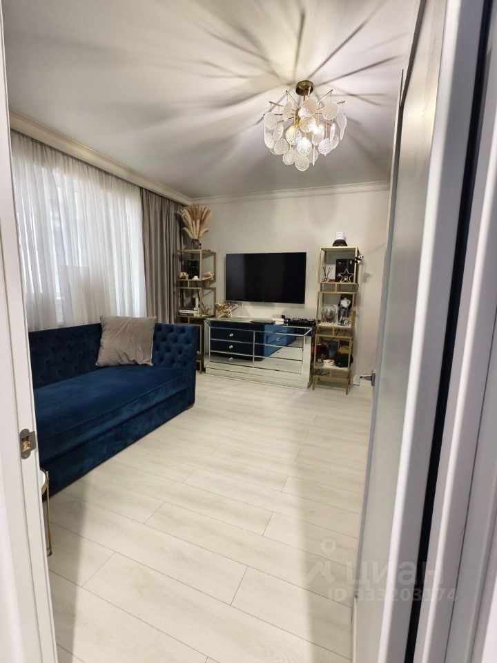 m. ZIL: Apartment, 1-rooms