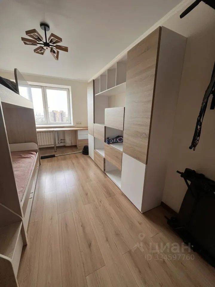 m. Lukhmanovskaya: Apartment, 2-rooms