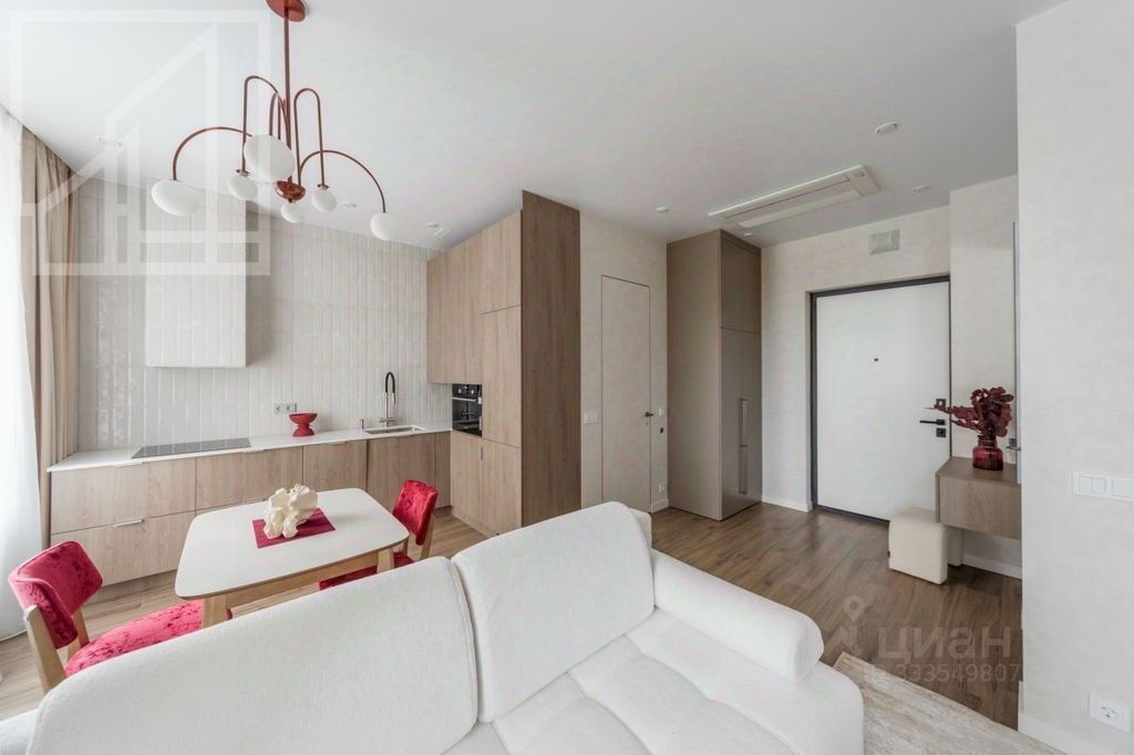 m. Verkhnie Kotly: Apartment, 2-rooms