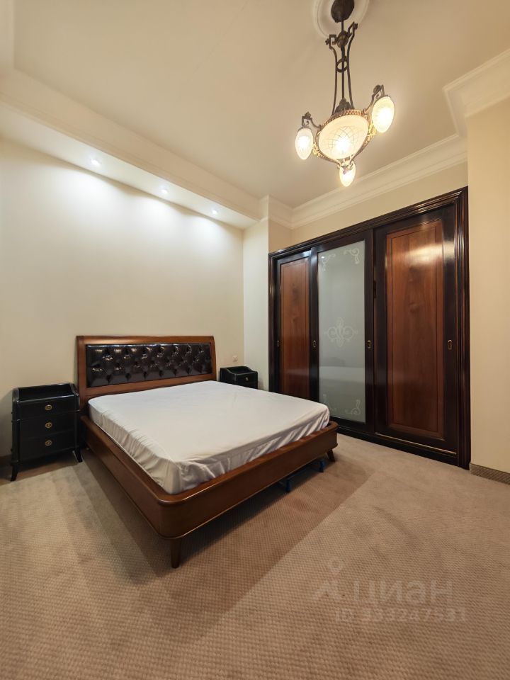 m. Kropotkinskaya: Apartment, 2-rooms