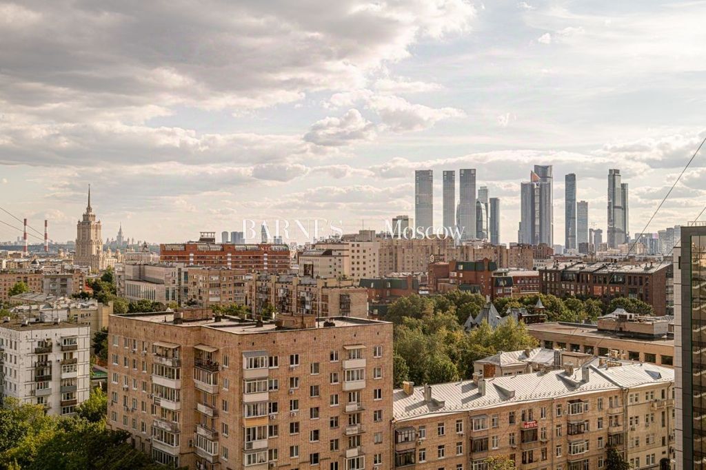 m. Krasnopresnenskaya: Apartment, 2-rooms