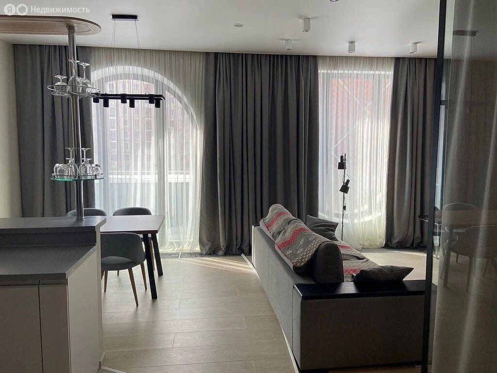 m. ZIL: Apartment, 2-rooms