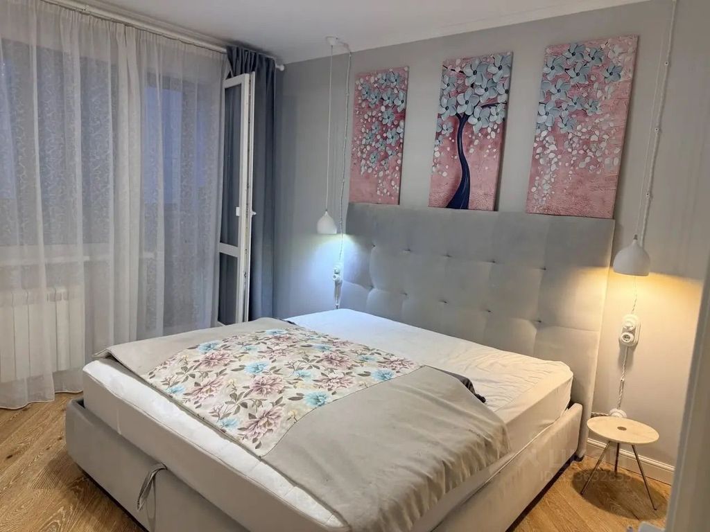 m. Ulitsa Milashenkova: Apartment, 2-rooms