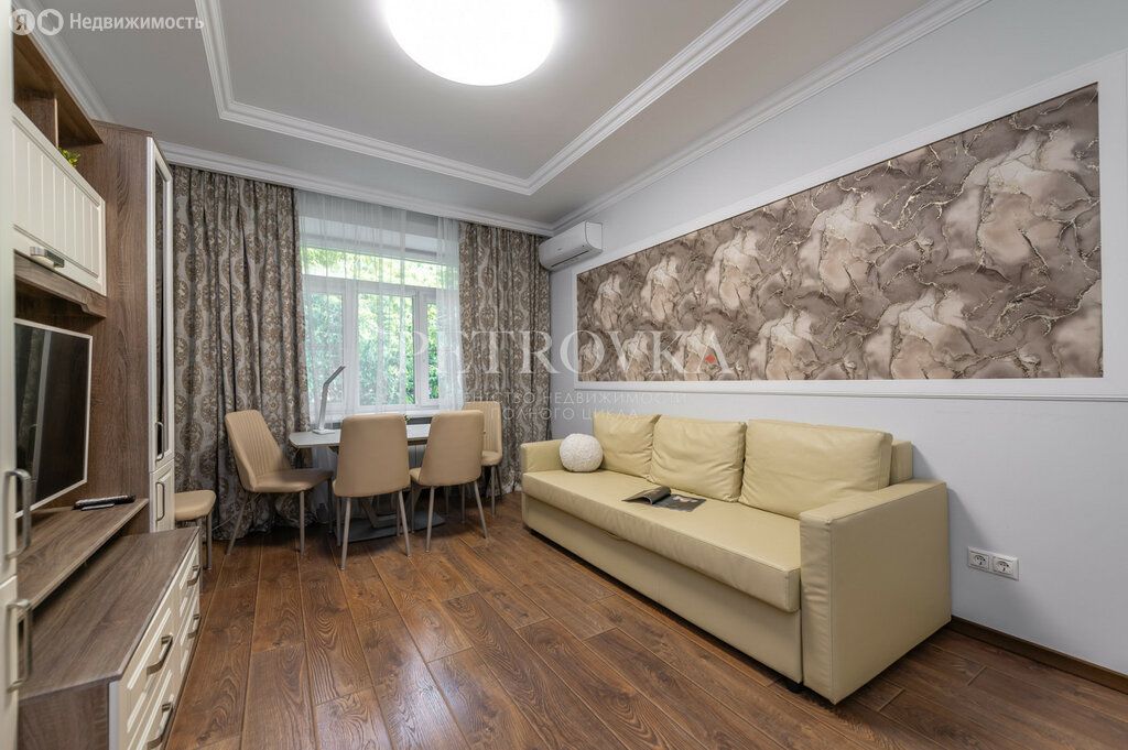 m. Tverskaya: Apartment, 2-rooms