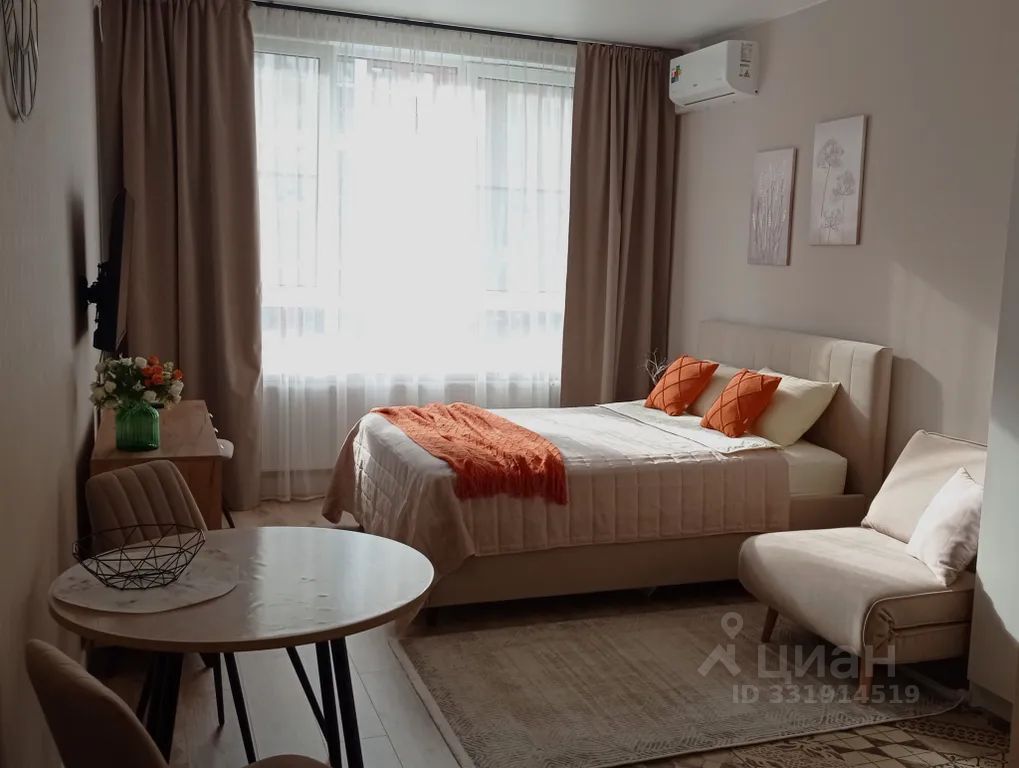 m. Filatov lug: Apartment, studio