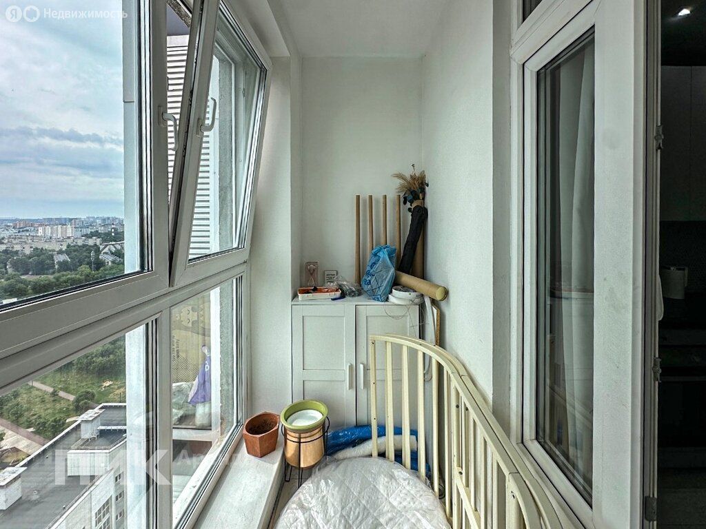 m. Lukhmanovskaya: Apartment, 1-rooms