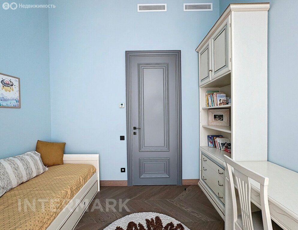 m. Mendeleevskaya: Apartment, 4-rooms