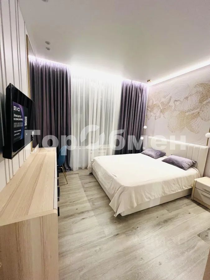 m. ZIL: Apartment, 2-rooms