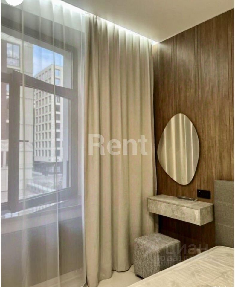 m. ZIL: Apartment, 2-rooms