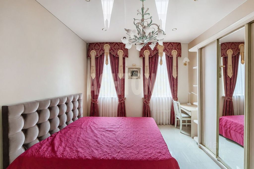 m. Tretyakovskaya: Apartment, 3-rooms