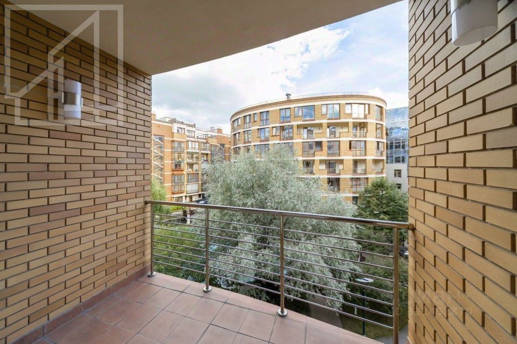 m. Novokuznetskaya: Apartment, 4-rooms