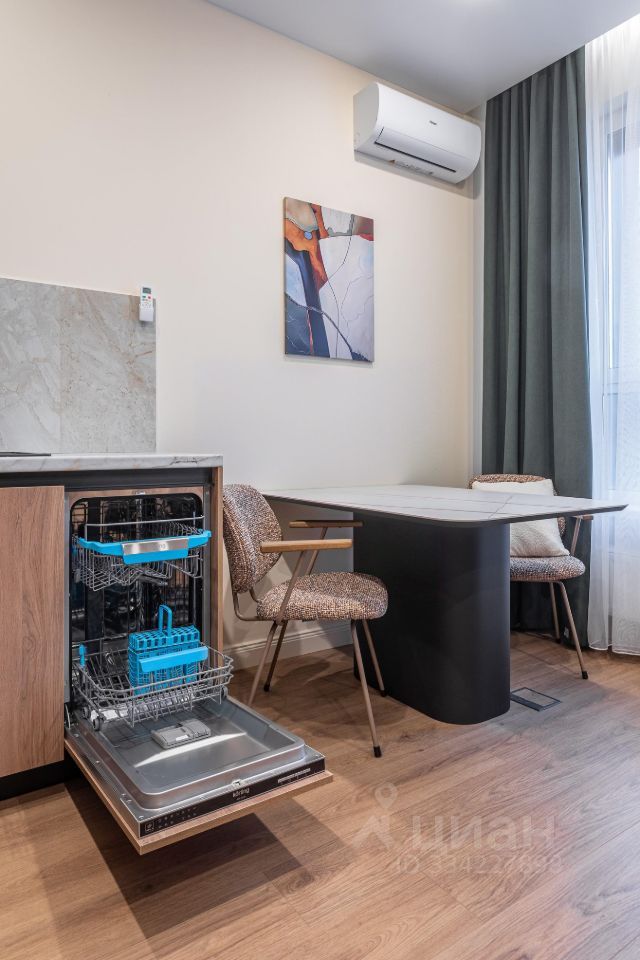 m. Moskva Tovarnaya: Apartment, studio