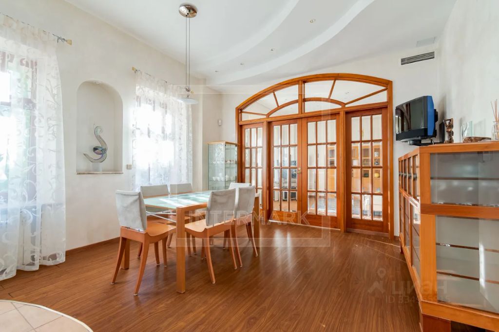 m. Trubnaya: Apartment, 3-rooms