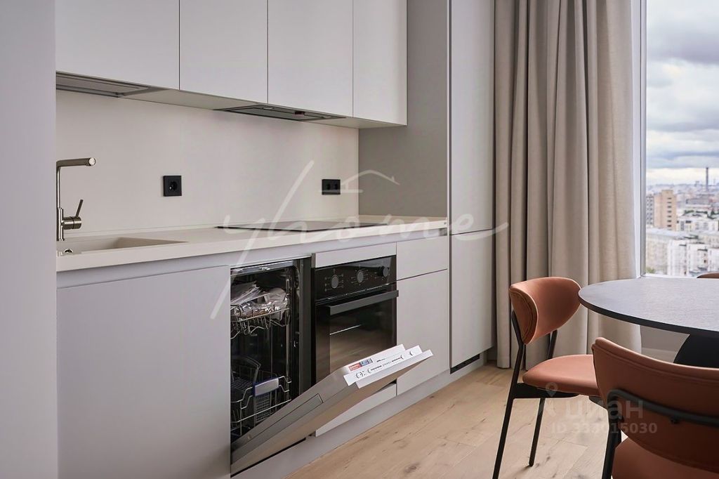 m. Chkalovskaya: Apartment, 3-rooms