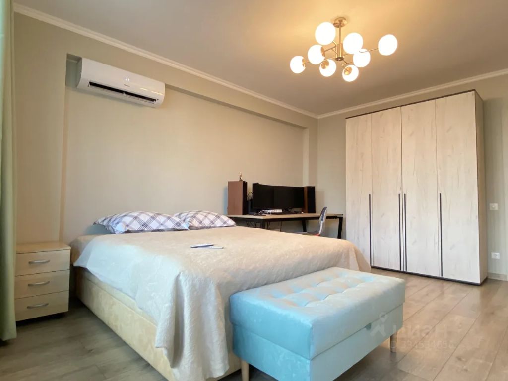 m. Ploschad Gagarina: Apartment, 1-rooms