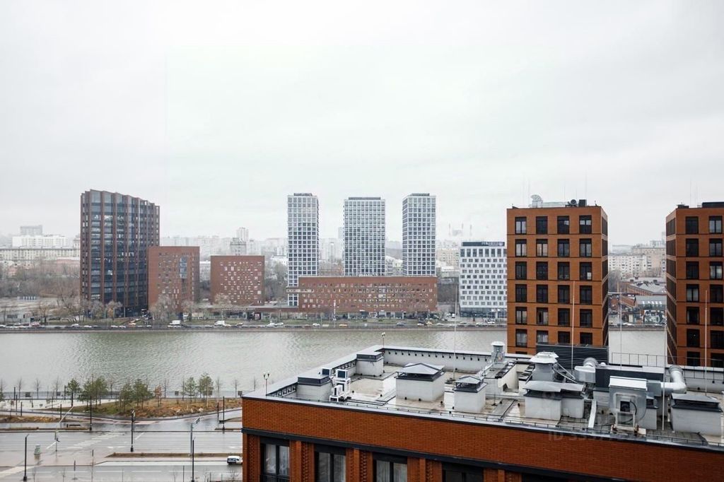m. ZIL: Apartment, 2-rooms