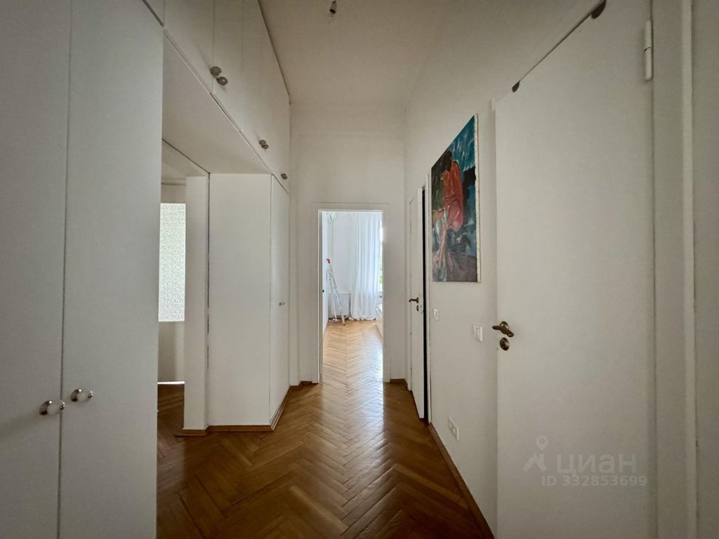 m. Barrikadnaya: Apartment, 3-rooms