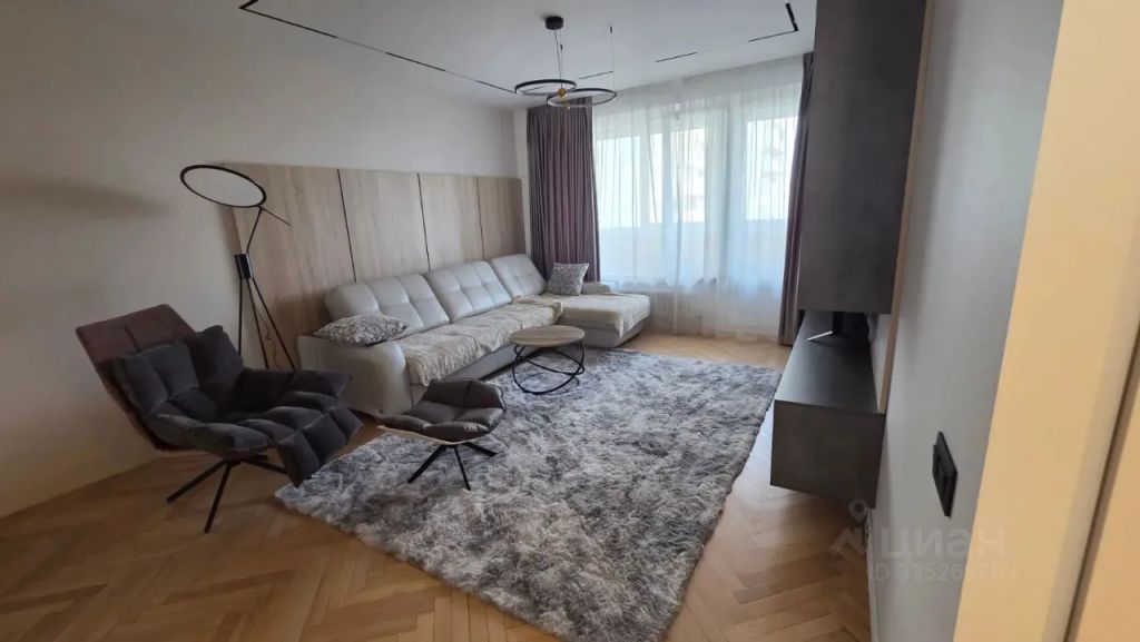 m. Ploschad trekh vokzalov: Apartment, 2-rooms
