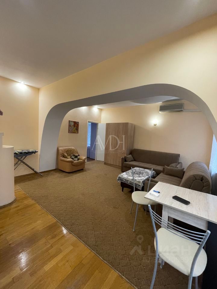 m. Bagrationovskaya: Apartment, studio