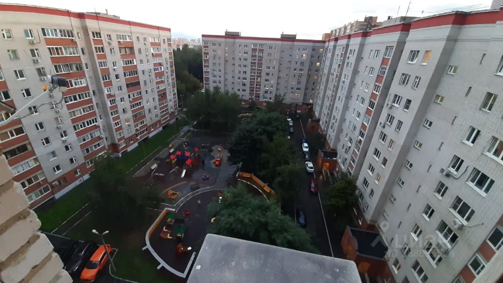 m. Lukhmanovskaya: Apartment, 2-rooms