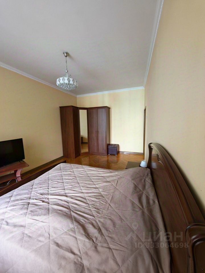 m. Barrikadnaya: Apartment, 3-rooms