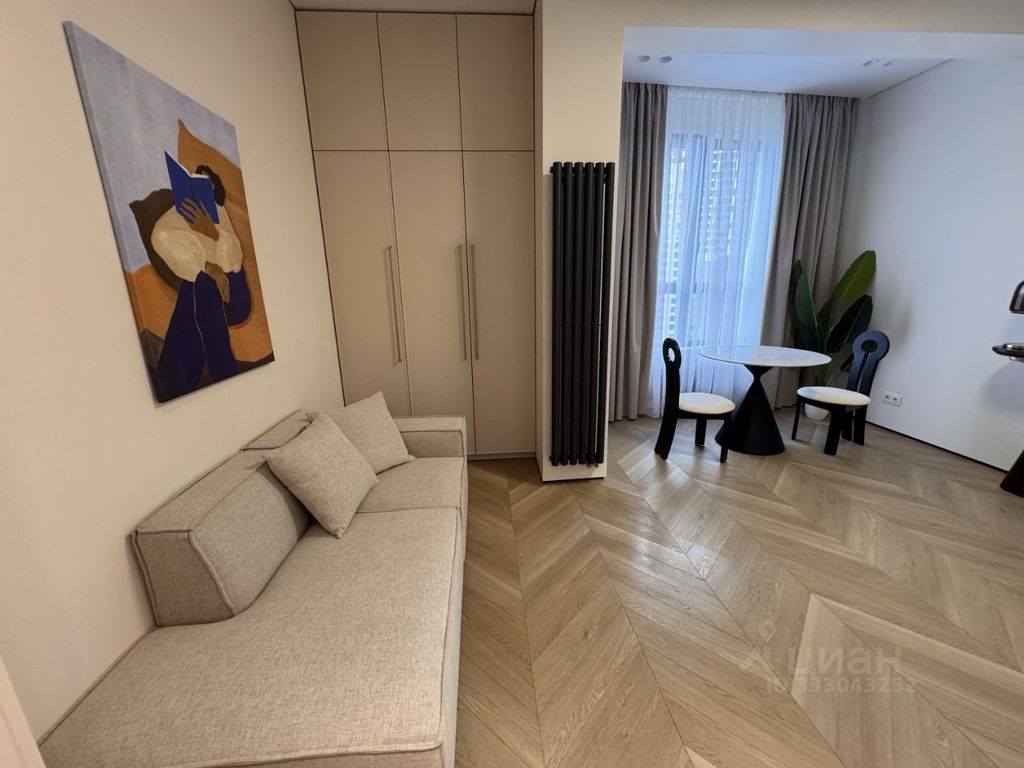 m. Rabochy Poselok: Apartment, studio