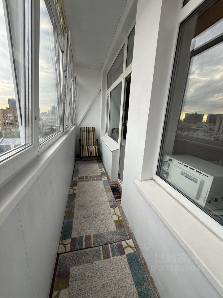 m. Kropotkinskaya: Apartment, 1-rooms