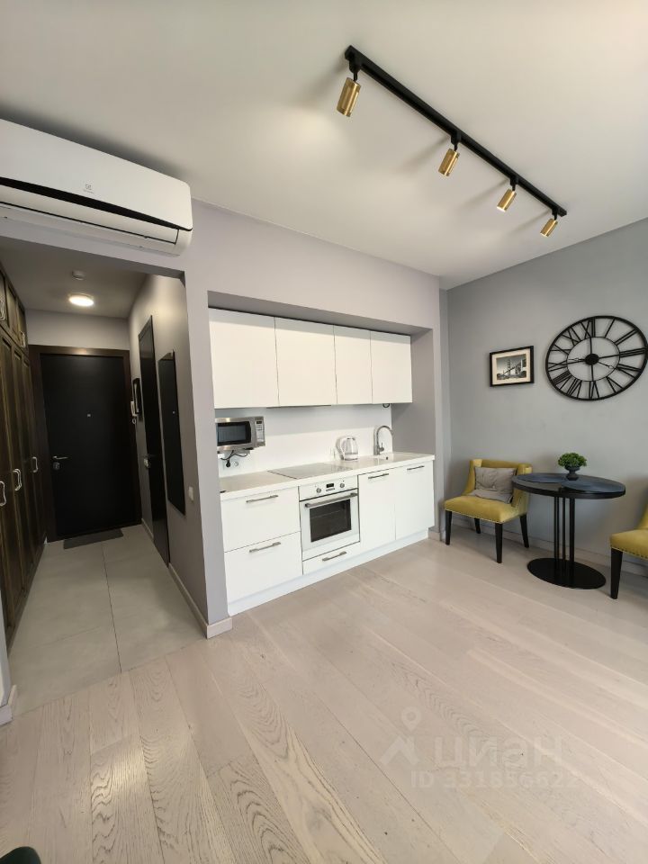 m. Fili: Apartment, studio