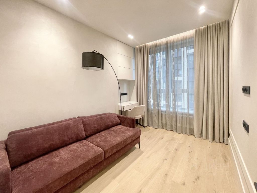 m. Delovoy tsentr (Vystavochnaya): Apartment, 3-rooms