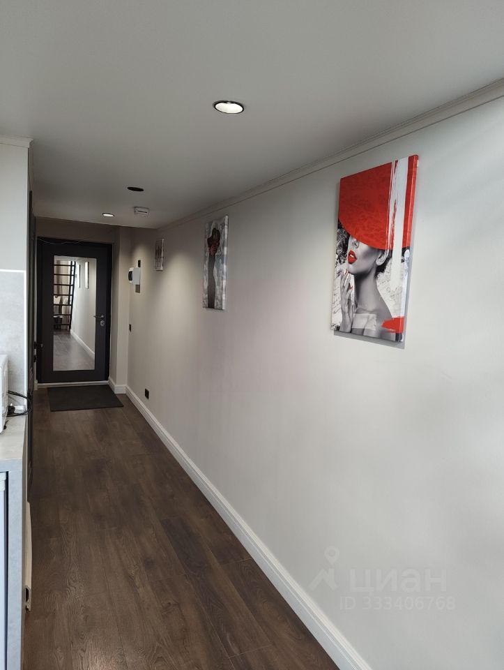 m. Sokol: Apartment, studio