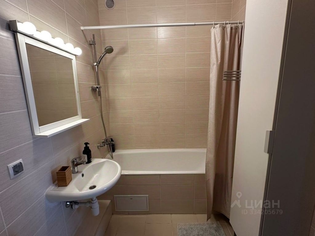 m. Pyatnitskoe shosse: Apartment, 2-rooms