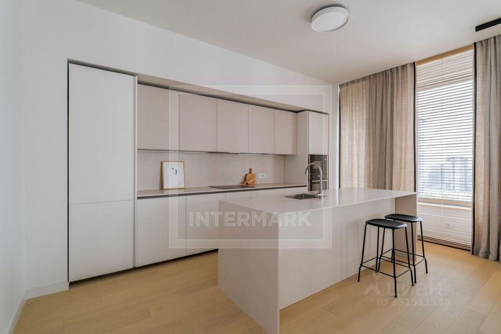 m. Ulitsa 1905 goda: Apartment, 5-rooms