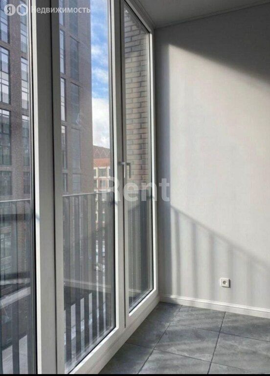 m. ZIL: Apartment, 2-rooms