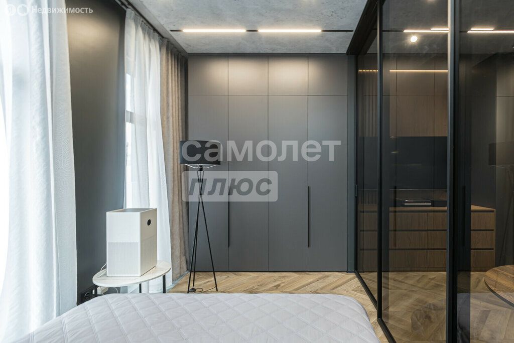 m. Zorge: Apartment, studio