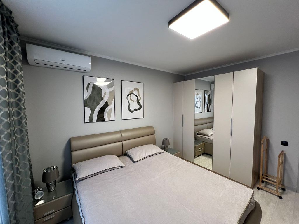 m. Kuzminki: Apartment, 2-rooms