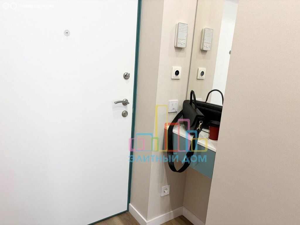m. ZIL: Apartment, 2-rooms